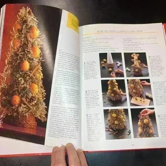 Vintage Christmas Cooking Crafts & Gifts Coffee Table Book Kitchen Decor EXC CON - Picture 3 of 12